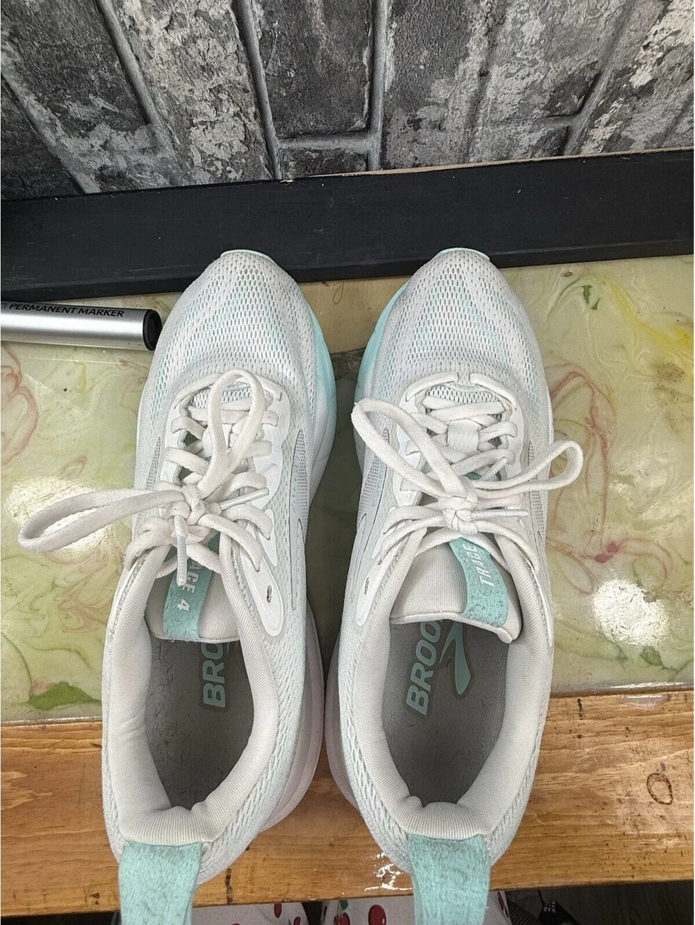 Brooks Trace 4 White/Light Blue Solid Low Top Lace-Up WomenSneaker Mesh